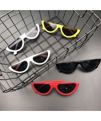 Cat Eye Cat's Eye Sunglasses Triangle Half Frame - Retro Sunglasses for Women Vintage Super Cool Sunglasses - Red + Black - C...